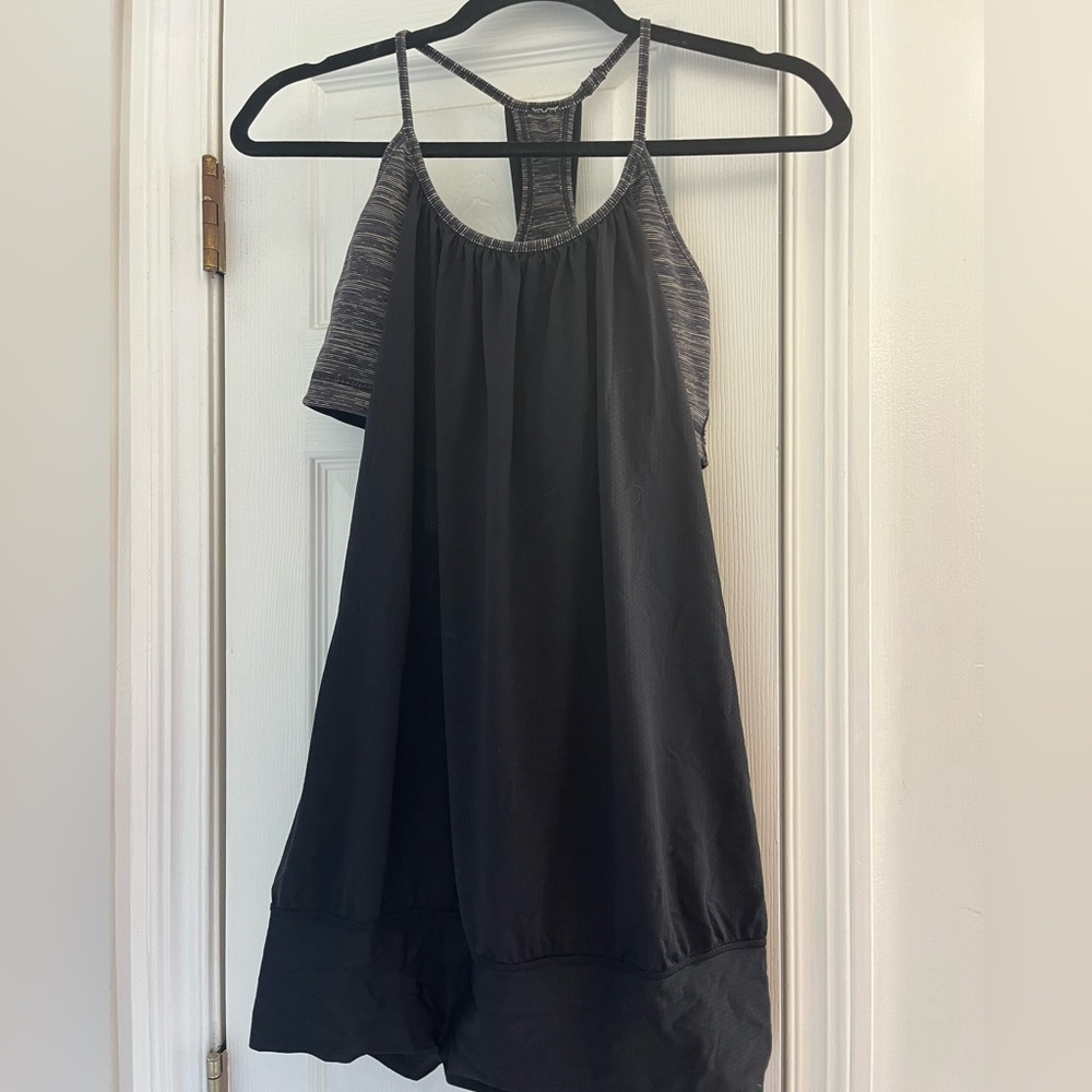 Black Lululemon tank